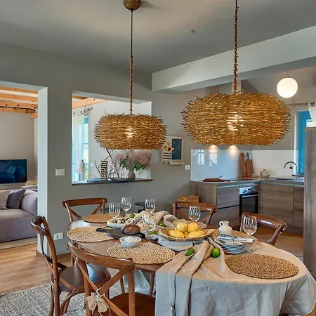 Vila Toscana For 6 People Near Umag With Private Pool, Jacuzzi & Sea View - Pet Friendly Vilanija