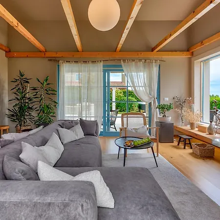 Toscana For 6 People Near Umag With Private Pool, Jacuzzi & Sea View - Pet Friendly Vila *
