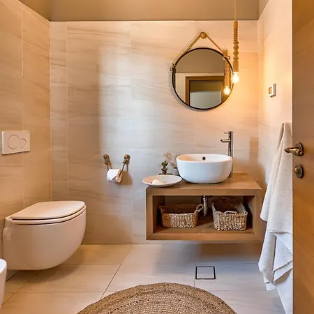 Villa Toscana For 6 People Near Umag With Private Pool, Jacuzzi & Sea View - Pet Friendly Vilanija