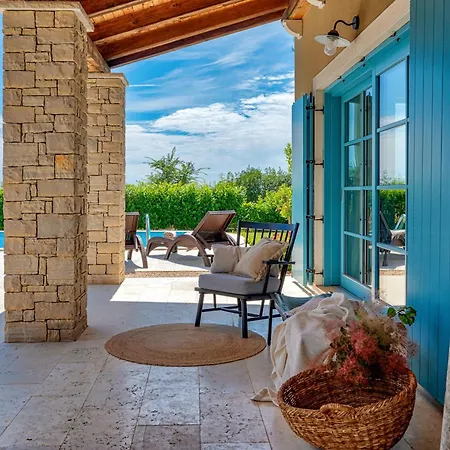 Vila Toscana For 6 People Near Umag With Private Pool, Jacuzzi & Sea View - Pet Friendly