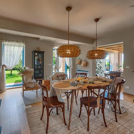 Vila Toscana For 6 People Near Umag With Private Pool, Jacuzzi & Sea View - Pet Friendly