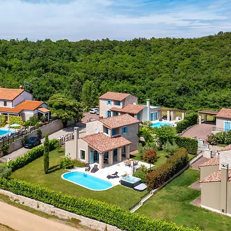 Vila Toscana For 6 People Near Umag With Private Pool, Jacuzzi & Sea View - Pet Friendly *